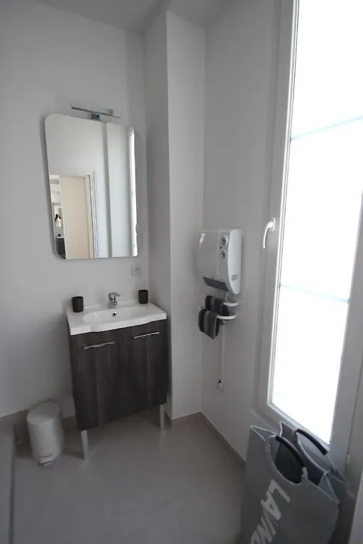 Apartment Hotel Des Postes Nice