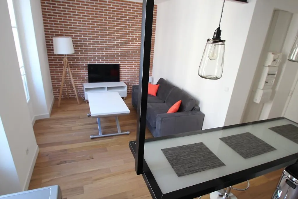 Apartment Hotel Des Postes Nice