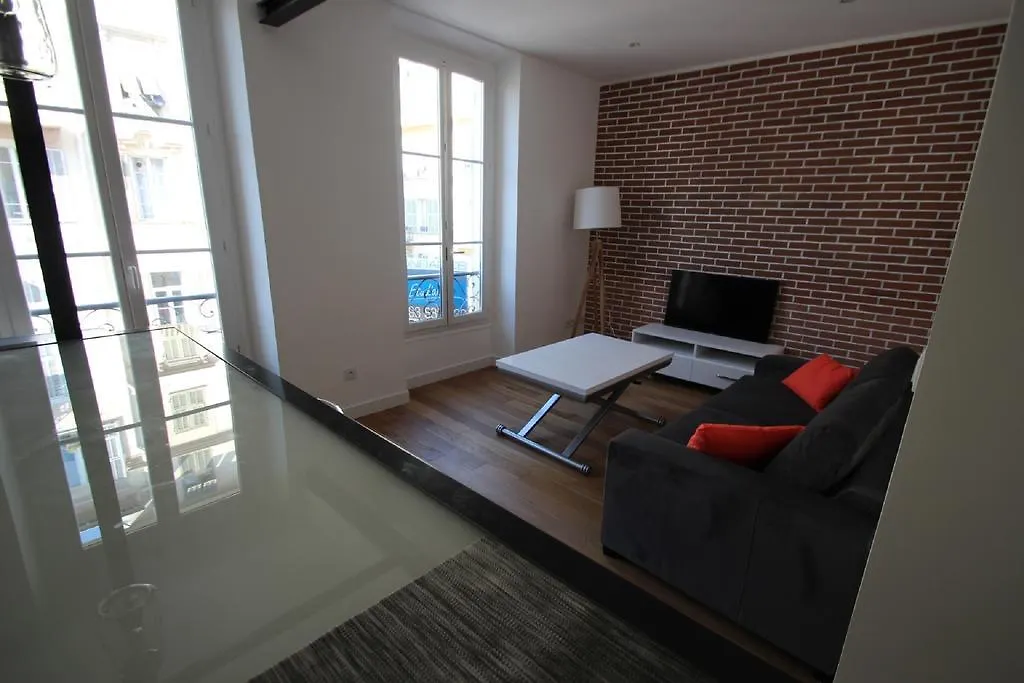 Apartment Hotel Des Postes Nice