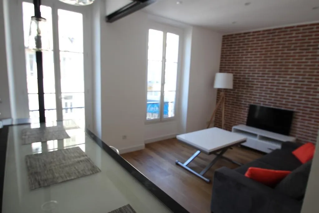 Apartment Hotel Des Postes Nice