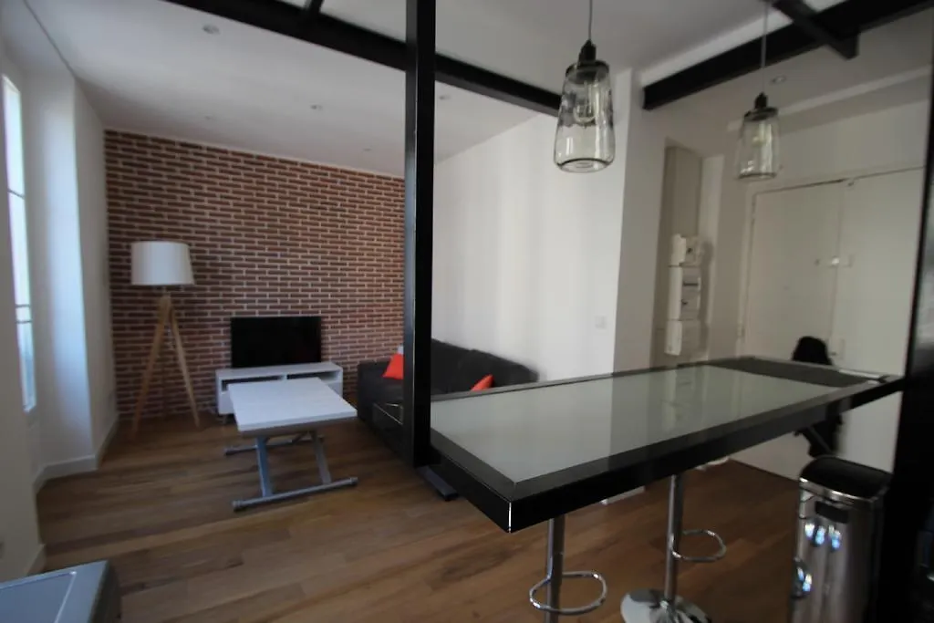 Apartment Hotel Des Postes Nice