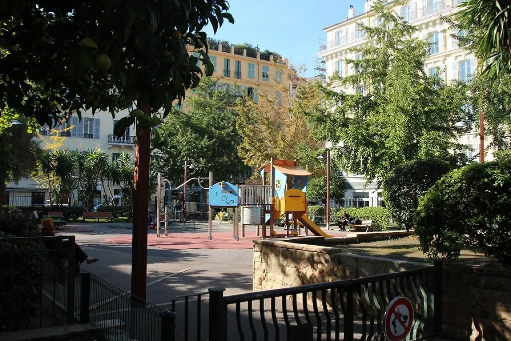Apartment Hotel Des Postes Nice